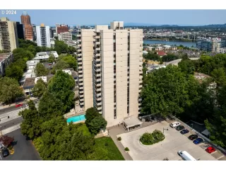 More Details about MLS # 728389165 : 2211 SW 1ST AVE 705