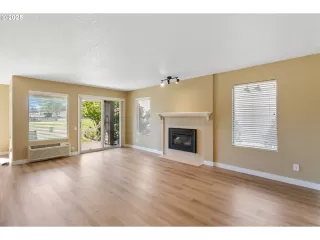 Photo #2: 728434701 Listing