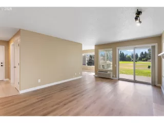 Photo #3: 728434701 Listing