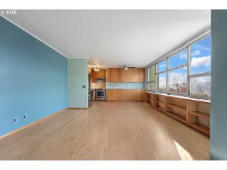 Photo #3: 728507028 Listing 