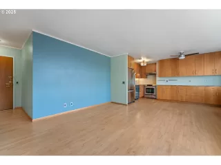 Photo #4: 728507028 Listing 