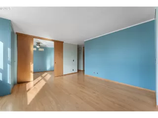 Photo #5: 728507028 Listing 