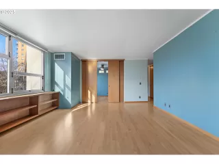 Photo #6: 728507028 Listing 