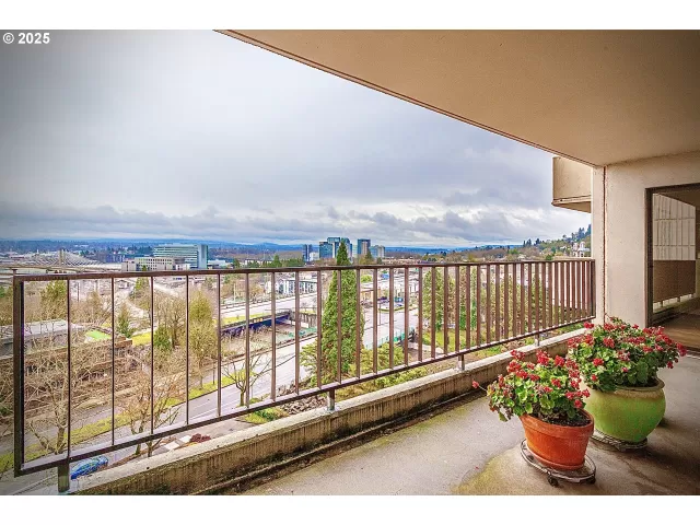 MLS: 729004116 Condo For Sale