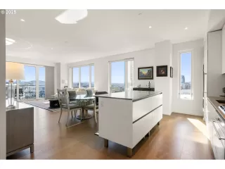 Photo #1: 729137269 Listing