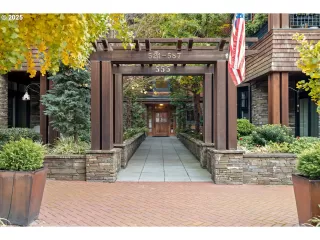 Photo #1: 729159413 Listing