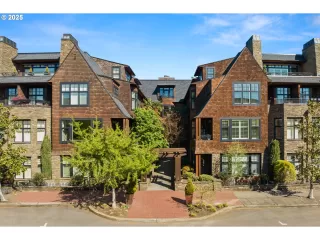 Photo #3: 729159413 Listing