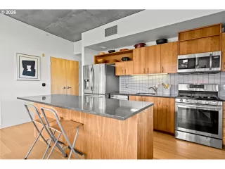 Photo #2: 729582228 Listing 