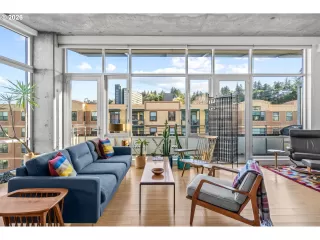 Photo #6: 729582228 Listing 