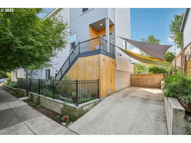 MLS: 729613302 Condo For Sale