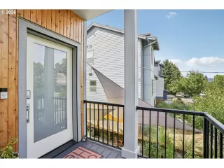 Photo #2: 729613302 Listing