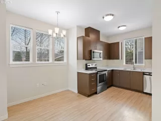 Photo #3: 729624269 Listing 