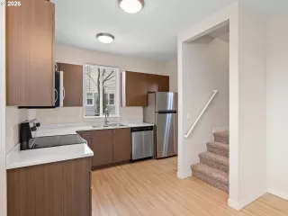 Photo #4: 729624269 Listing 