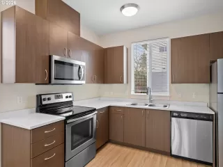 Photo #5: 729624269 Listing 