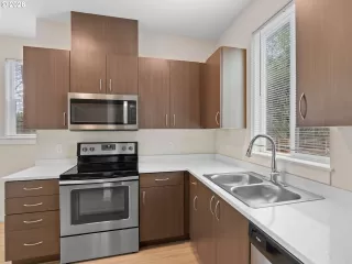 Photo #6: 729624269 Listing 