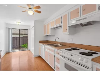 Photo #3: 729905717 Listing 