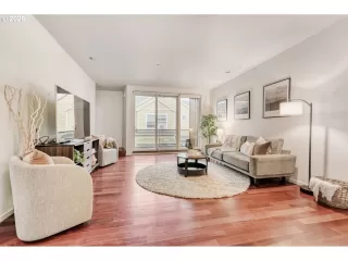 Photo #3: 731238837 Listing 