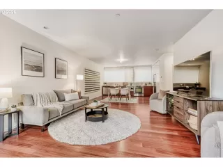 Photo #5: 731238837 Listing 