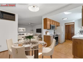 Photo #5: 731310867 Listing