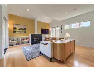 Photo #4: 731523483 Listing 