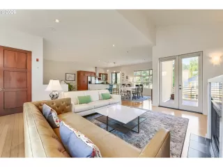 Photo #6: 731523483 Listing 