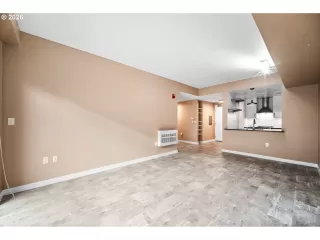 Photo #2: 731901596 Listing