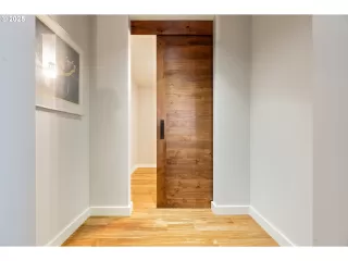 Photo #3: 731964119 Listing