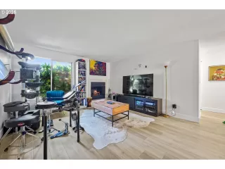 Photo #5: 732008615 Listing 