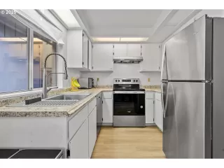 Photo #6: 732008615 Listing 