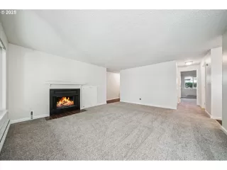 Photo #6: 732462576 Listing 