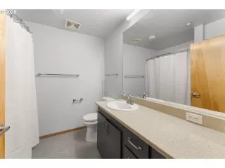 Photo #2: 733635998 Listing