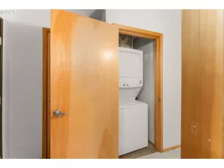 Photo #4: 733635998 Listing