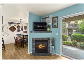 Photo #6: 733825316 Listing