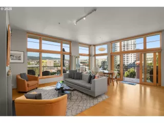 Photo #4: 734177476 Listing