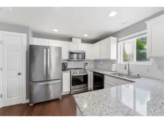 Photo #2: 734251661 Listing 