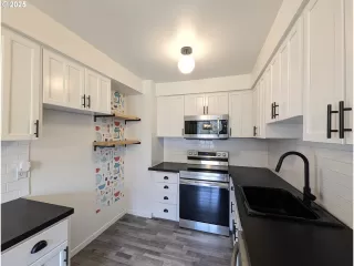 Photo #1: 734500074 Listing 