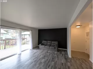 Photo #4: 734500074 Listing 