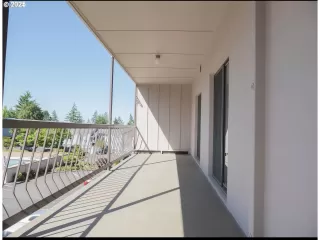 Photo #4: 734601654 Listing 