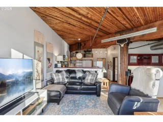 Photo #5: 734808489 Listing 