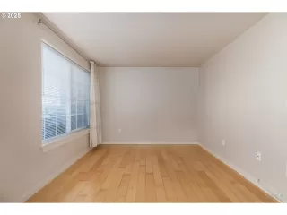 Photo #3: 735530304 Listing 