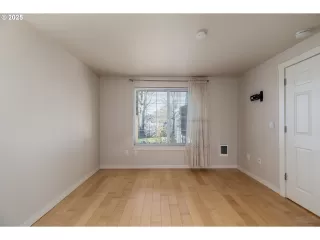 Photo #4: 735530304 Listing 