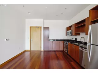 Photo #3: 736327259 Listing 