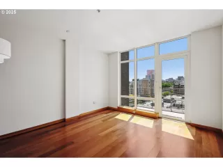 Photo #4: 736327259 Listing 