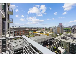 Photo #5: 736327259 Listing 