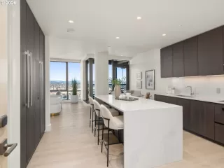 Photo #6: 736975154 Listing