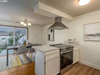 Photo #6: 737101229 Listing 