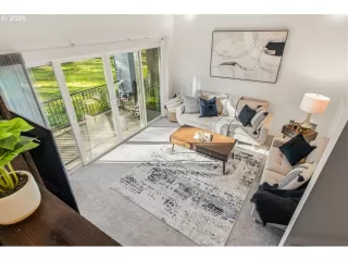 Photo #2: 737162557 Listing