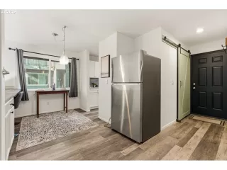 Photo #3: 737162557 Listing