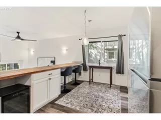 Photo #4: 737162557 Listing