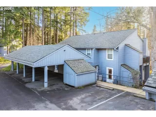 Photo #5: 737162557 Listing